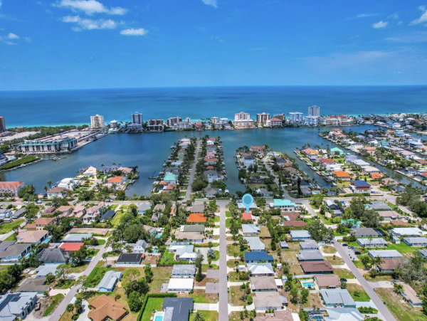 Naples Vacation Home With Private Pool Short Walk To Beach